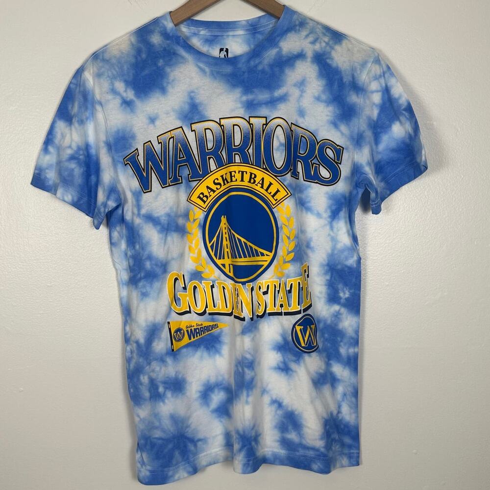NBA Mens Golden State Warriors Basketball Logo Crewneck Blue Tie-Dye T-Shirt XS